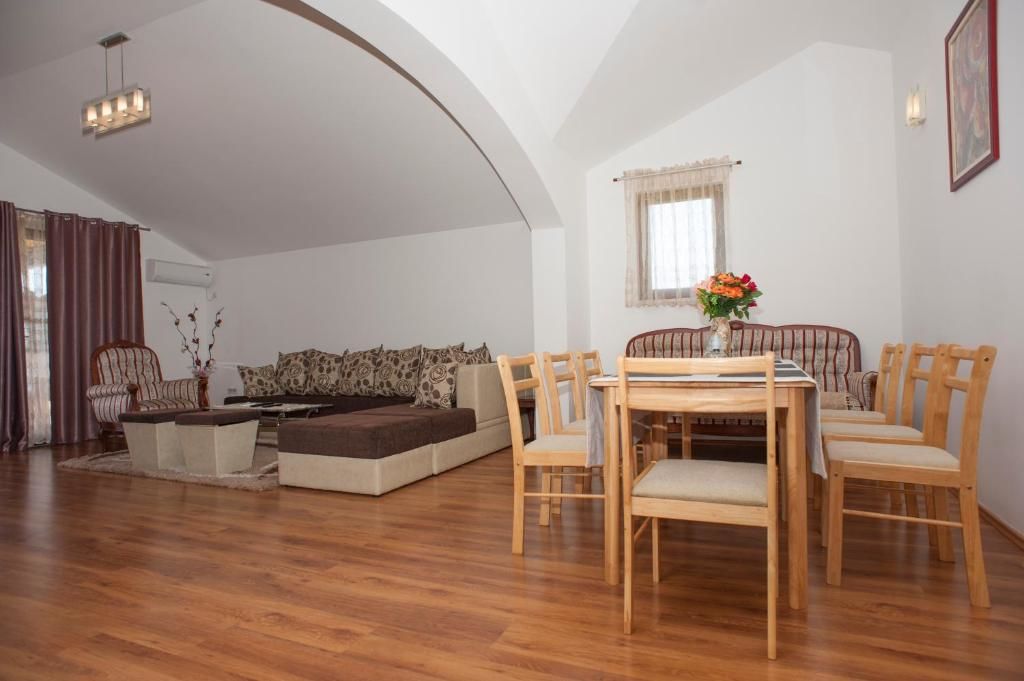 Апартаменты Apartments Nikolić Свети-Стефан