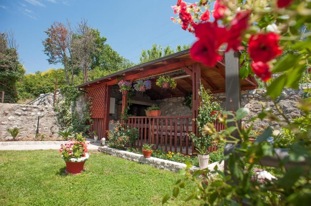 Апартаменты Apartments Nikolić Свети-Стефан