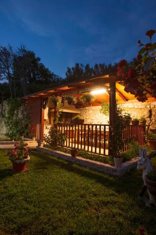 Апартаменты Apartments Nikolić Свети-Стефан