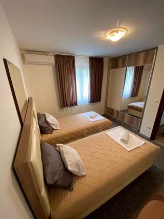 Апартаменты Apartments Nikolić Свети-Стефан Апартаменты Делюкс с 3 спальнями-19