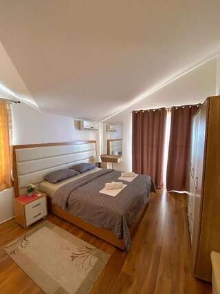 Апартаменты Apartments Nikolić Свети-Стефан Апартаменты Делюкс с 3 спальнями-46