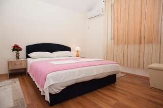 Апартаменты Apartments Nikolić Свети-Стефан Апартаменты Делюкс с 3 спальнями-50